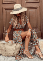 BRIANE | EFFORTLESS GRACE IN A PAISLEY MAXI DRESS